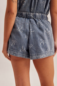 Ribbon Bow Curved Bottom Hem Pleating Detail Stretched Waist Shorts