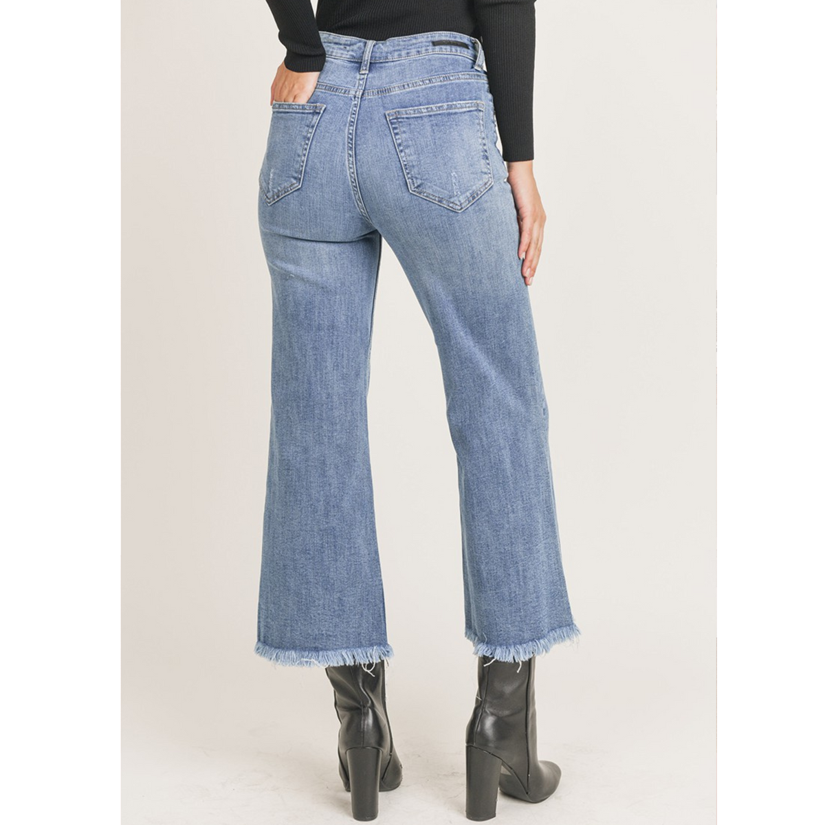 High Waisted Frayed Hem Jeans