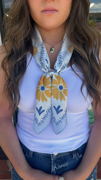 Magnetic Pearl Closure Scarf