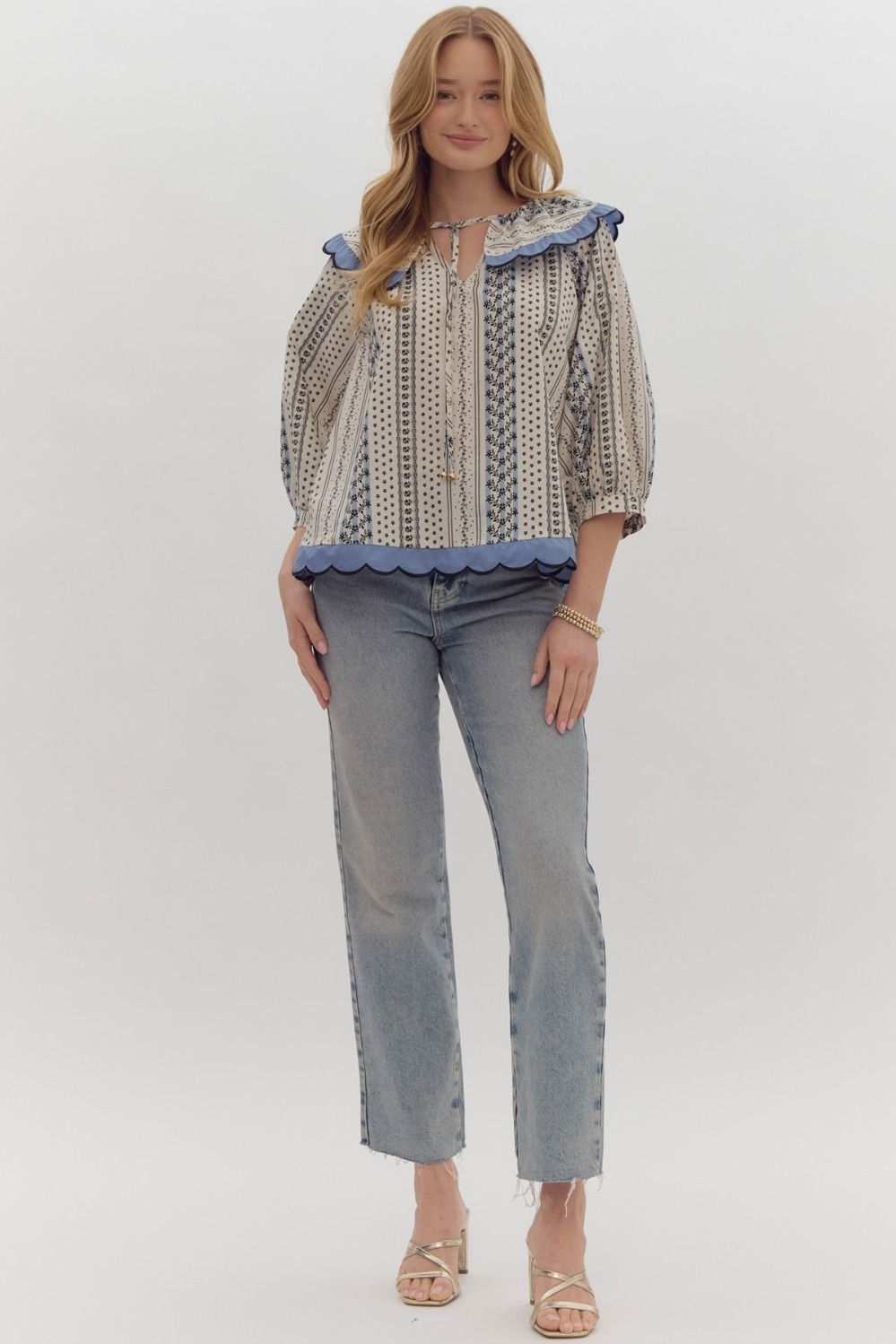 Jill's Floral Scallop Hem Top by Entro